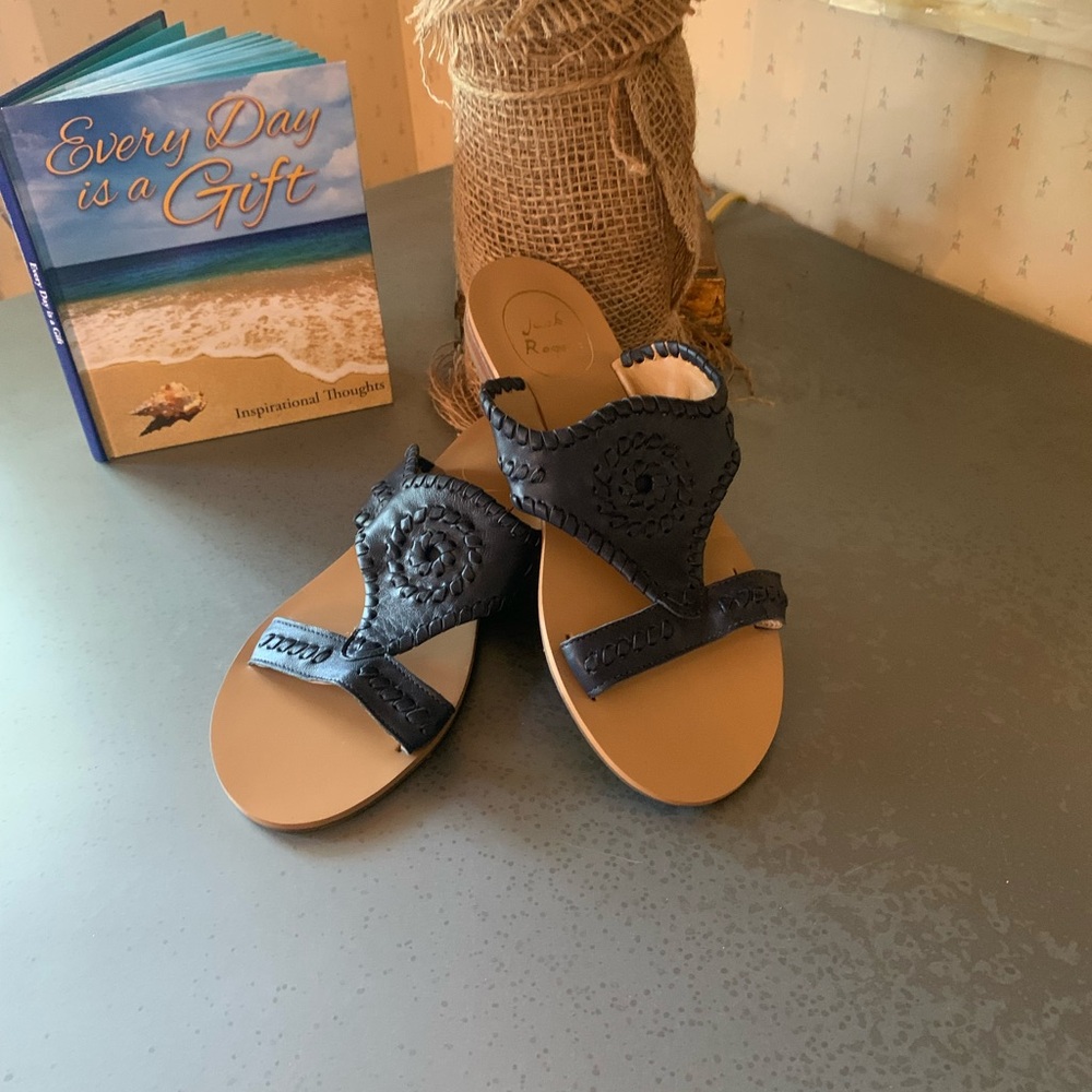 Jack Roger’s, NEW NEVER WORN, Sandals, NAVY BLUE leather, size 5.5 MEDIUM.